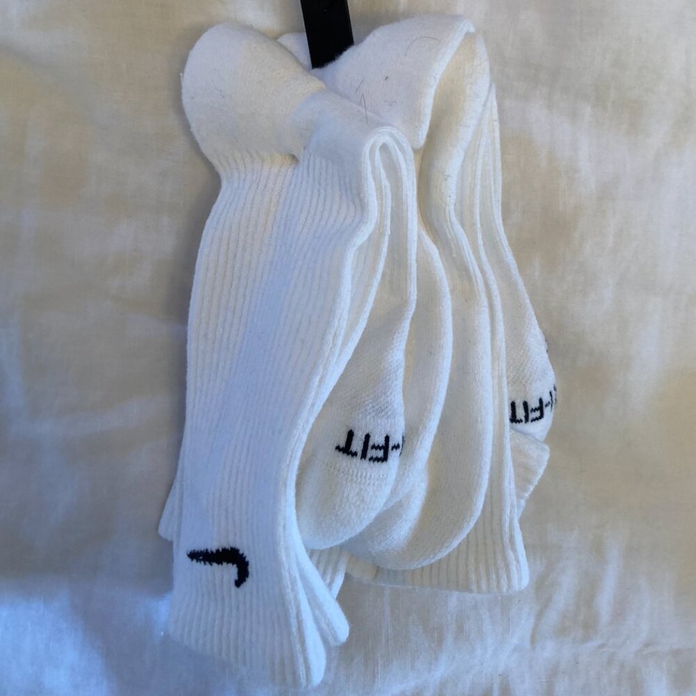 Nike 3-Pack Dri-Fit Cushioned Socks (Fits shoe sizes 6-10)